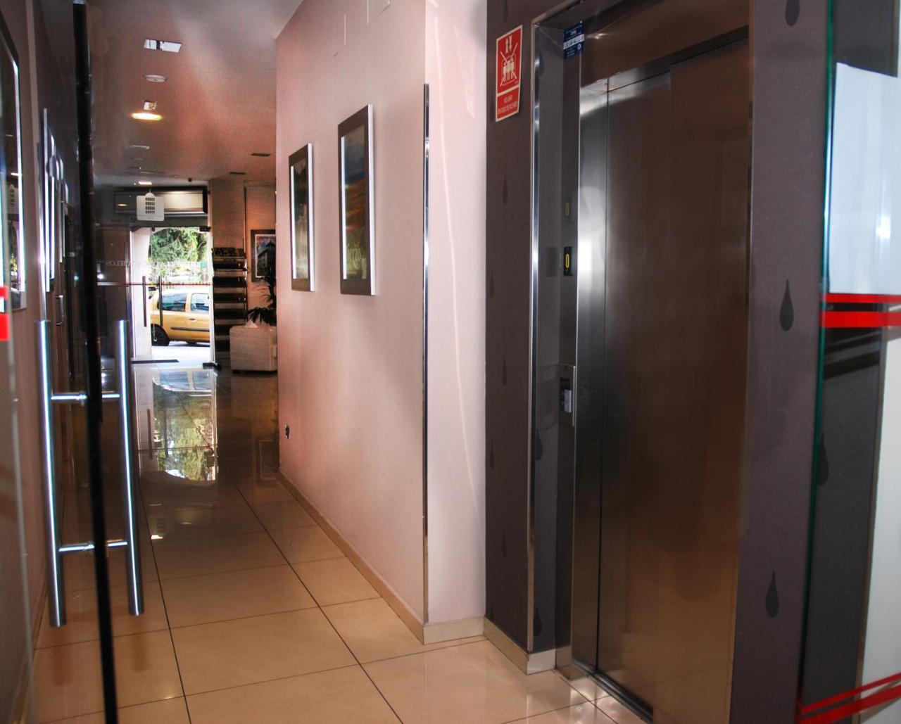 Hotel De 3*